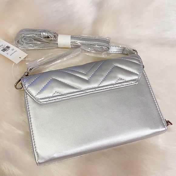 NWT Francesca’s silver quilted wallet/clutch - Picture 2 of 8